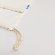 Loot Bags offer conscientious consumers a strong, durable and reusable way to reduce plastic bag use. Drawstring Detail.